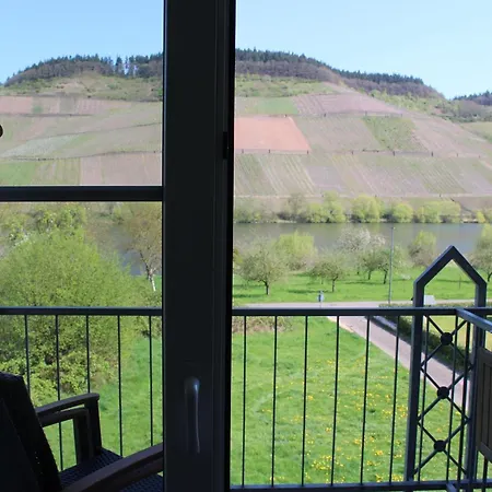 Ferienweingut Hansjosten Longuich Exterior photo